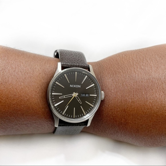 Nixon Other - NIXON SENTRY LEATHER DARK CEDAR BROWN WATCH
